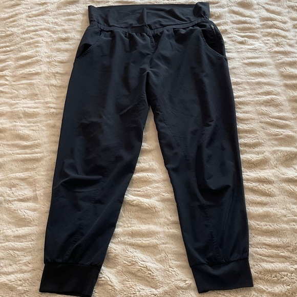 Fabletics joggers - Picture 2 of 3